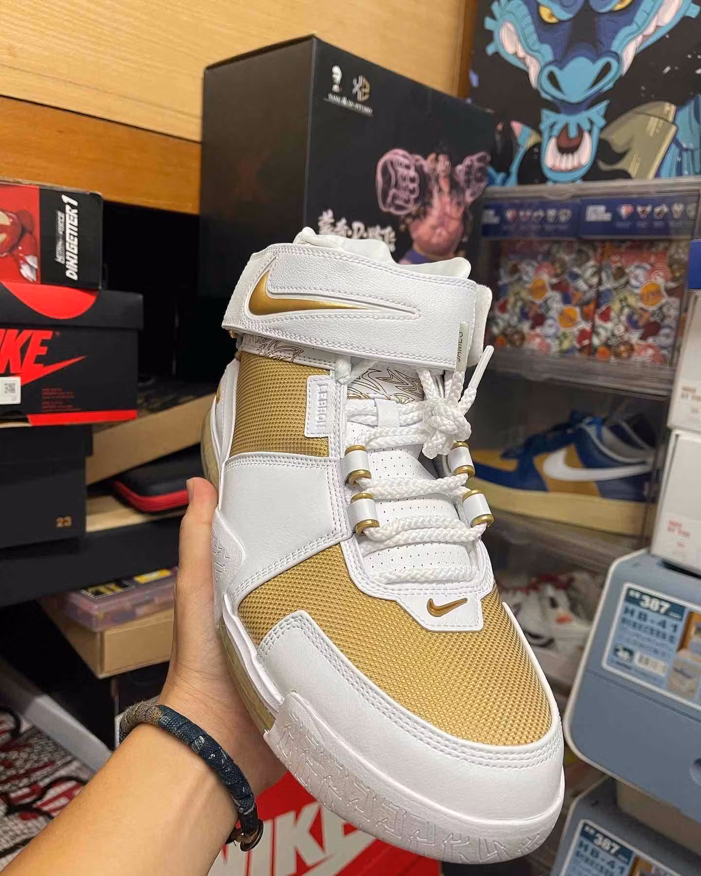 Nike Zoom Lebron 2 Retro 'Maccabi' 2022 DJ4892-100 Nike Zoom Lebron 2 Retro 'Maccabi' 2022 DJ4892-100